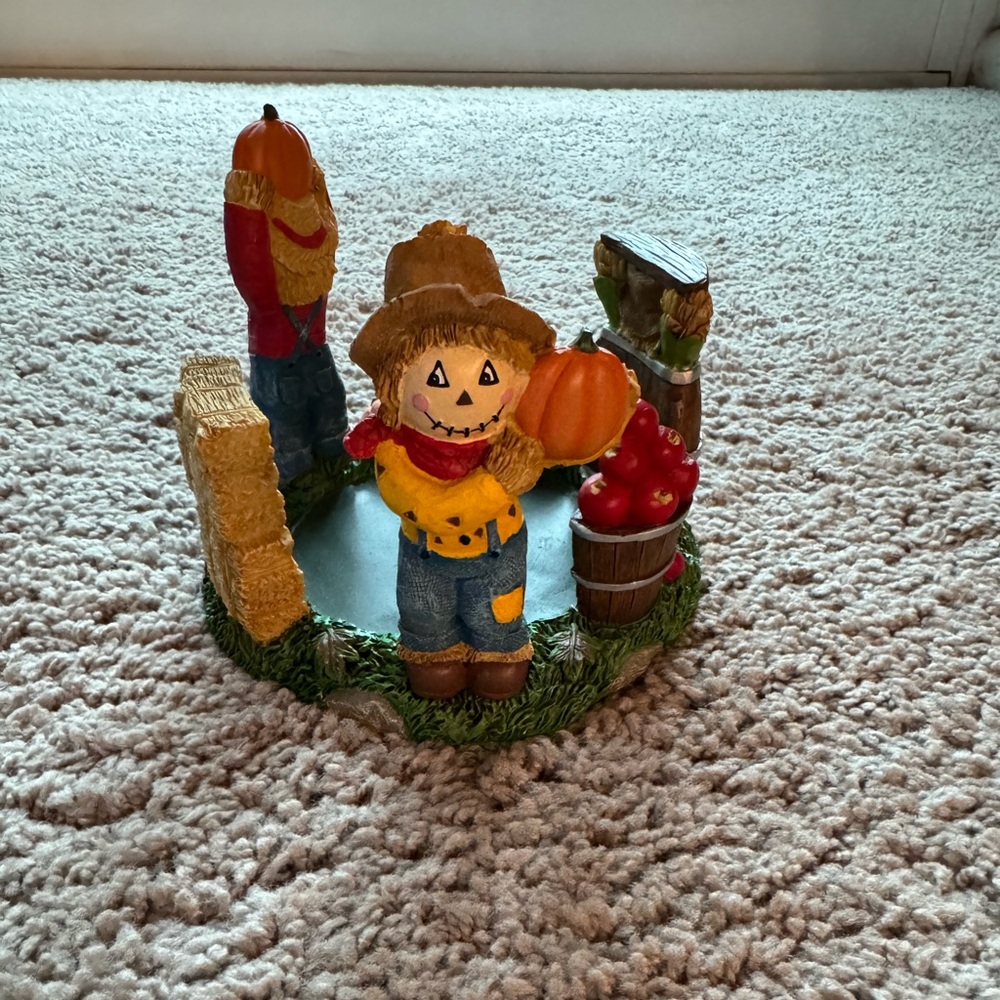 Yankee Candle Festive Scarecrows with Pumpkin and Apples large candle holder